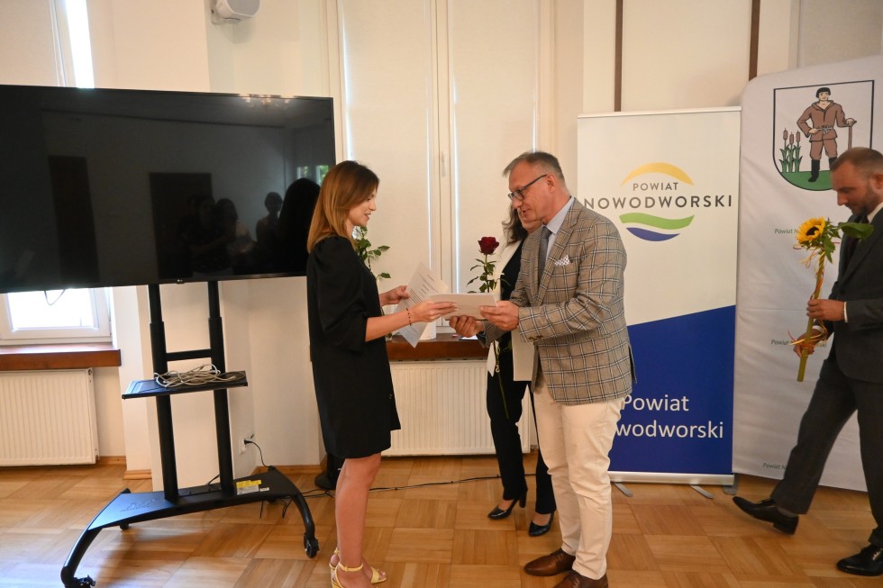 Nowy Dwór Gdański. Nauczyciele odebrali akty nadania stopnia awansu zawodowego.