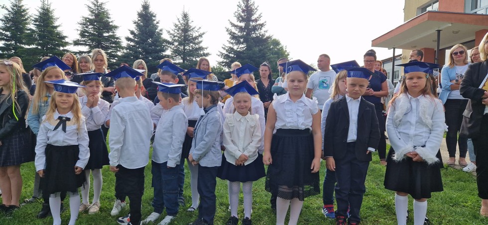 Miłoradz. Rozpoczęcie roku szkolnego i uroczyste ślubowanie pierwszoklasistów.