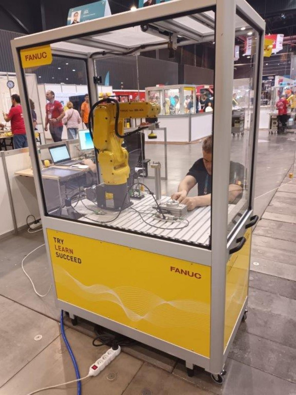 Uczniowie CEZ na EuroSkills Gdańsk 2023.