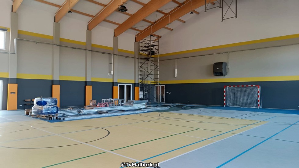 Miłoradz. Budowa hali sportowej przy Zespole Szkół i Przedszkola na finiszu. Wkrótce uroczyste otwarcie obiektu.