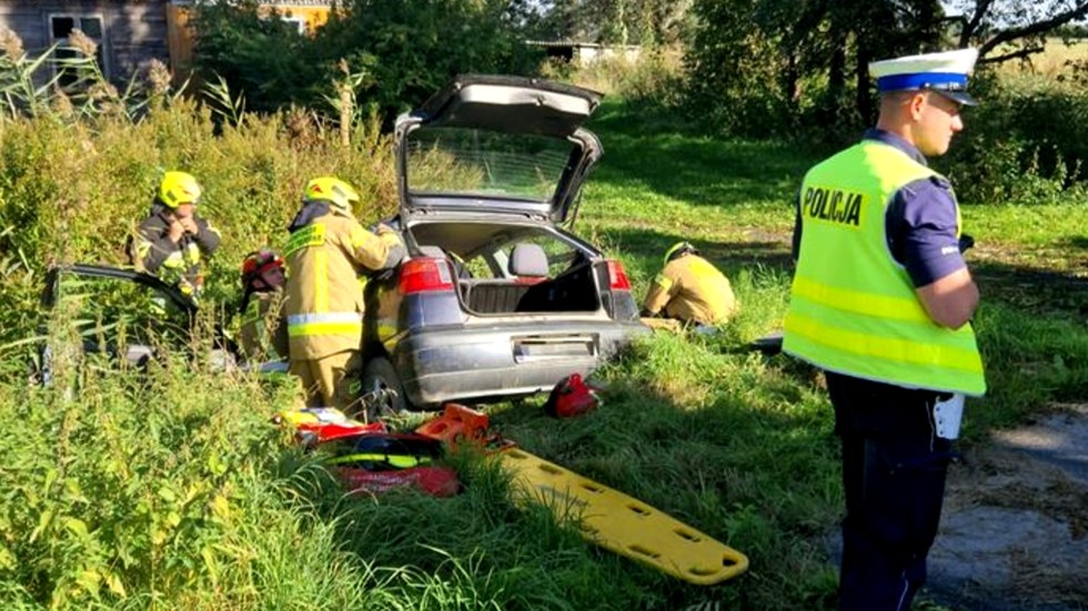 Powiat malborski. Wypadek spowodowany przez 84-letniego kierowcę i kolizja z udziałem kierującego bez uprawnień.