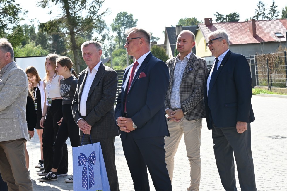 Powiat nowodworski. Uroczyste otwarcie hali sportowej w Drewnicy.