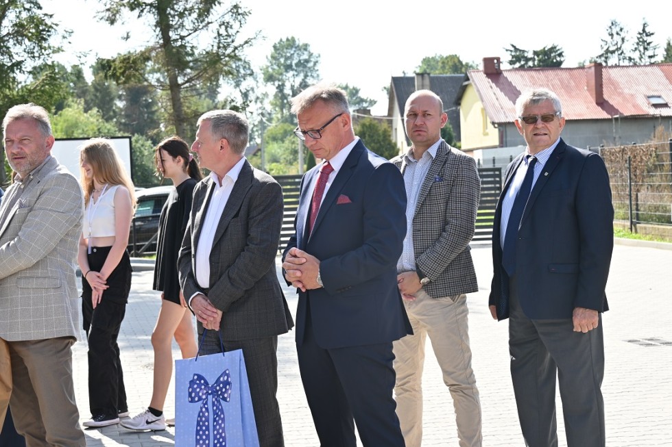 Powiat nowodworski. Uroczyste otwarcie hali sportowej w Drewnicy.