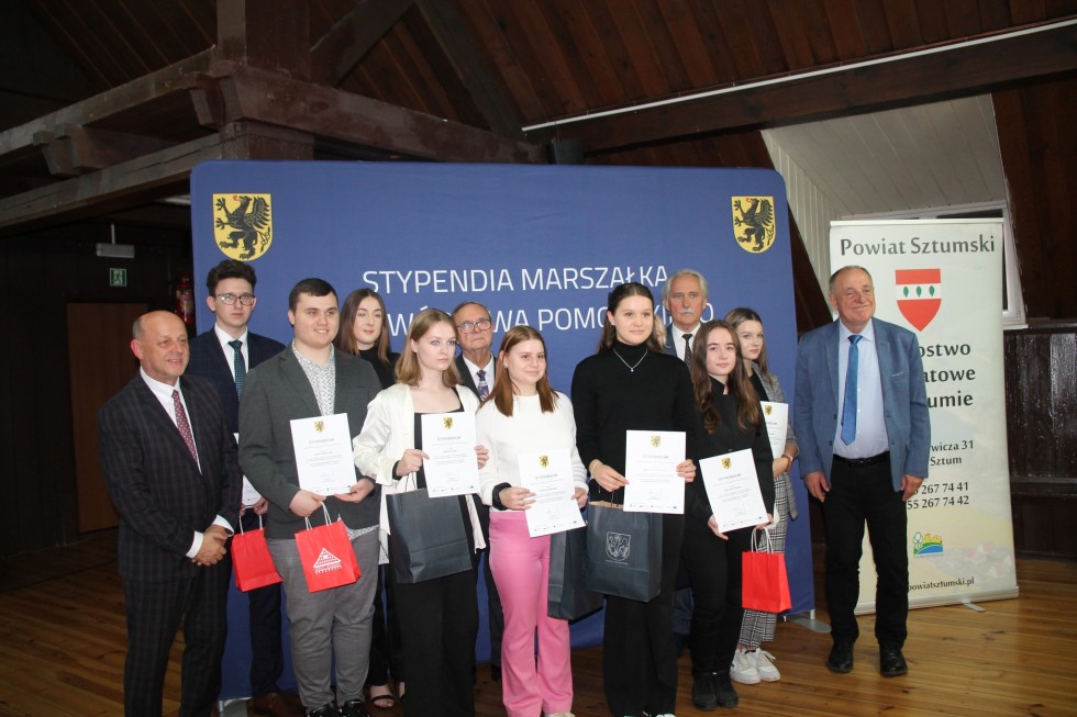 Powiat sztumski. Stypendia Marszałka Województwa Pomorskiego przyznane.