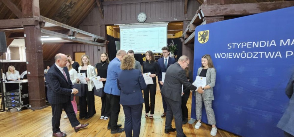 Nagrodzono najzdolniejszą młodzież z powiatu malborskiego.