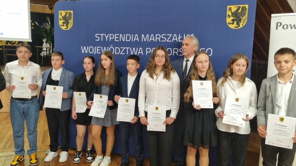 Nowy Dwór Gdański. Zdolni z Pomorza – wręczono Stypendia Marszałka Województwa Pomorskiego dla najlepszych uczniów.