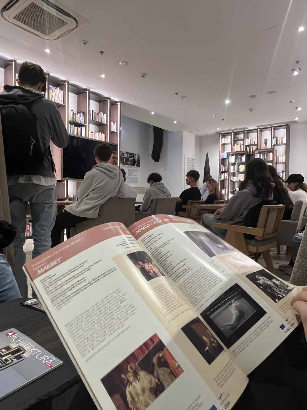 Malbork. Pochwała szaleństwa – uczniowie II LO z wizytą w gdańskim teatrze.