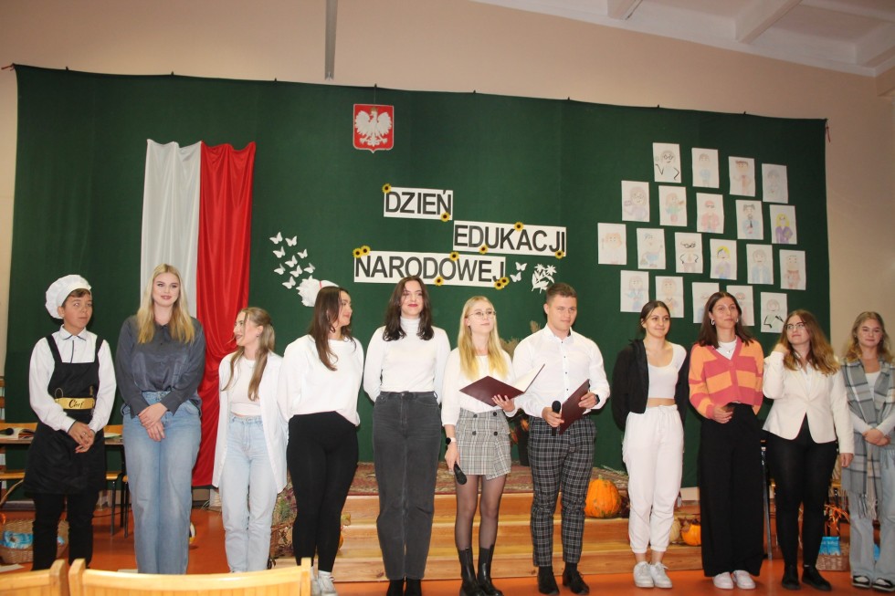 Powiat sztumski. Dzień Edukacji Narodowej i stypendia Starosty.