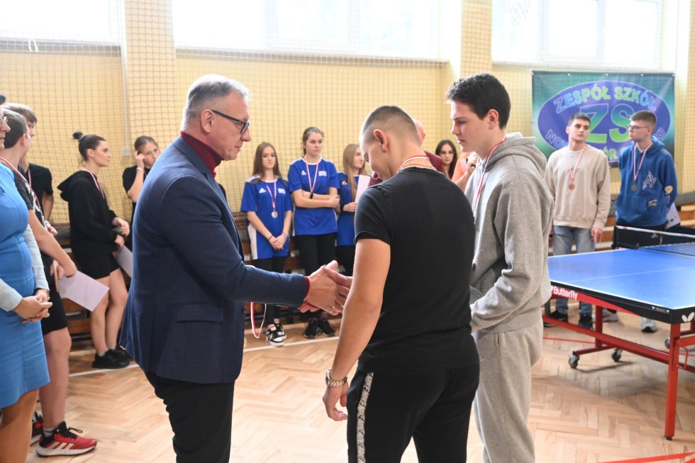 Uczniowie z Kwidzyna najlepsi w Półfinale Wojewódzkim w drużynowym tenisie stołowym.