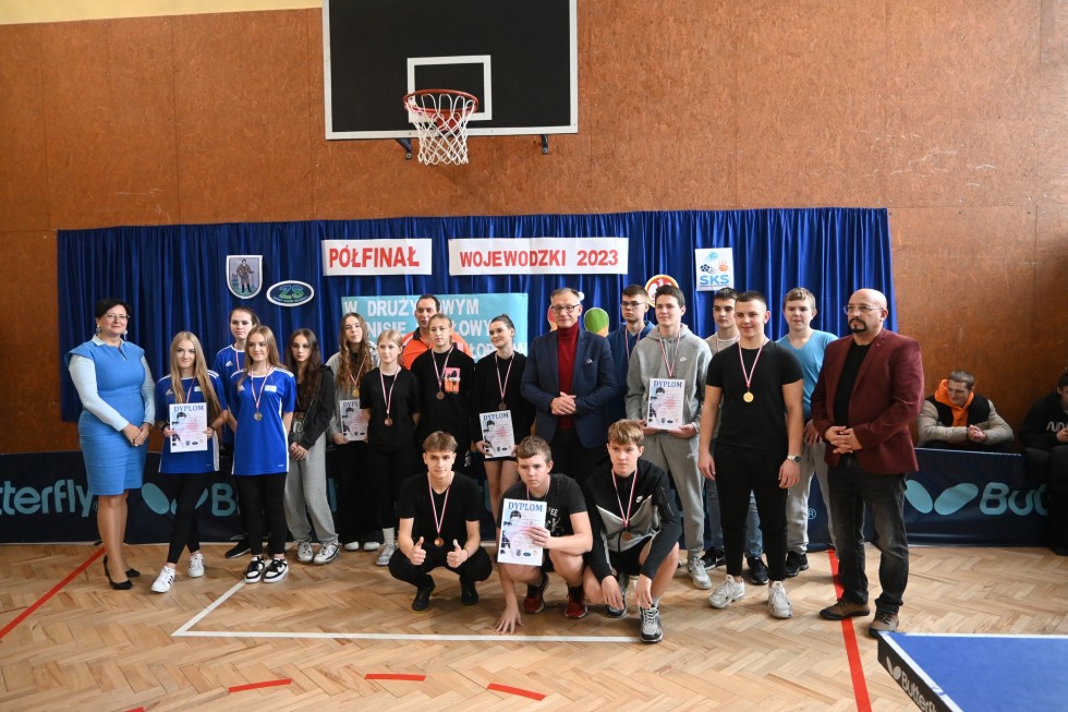 Uczniowie z Kwidzyna najlepsi w Półfinale Wojewódzkim w drużynowym tenisie stołowym.