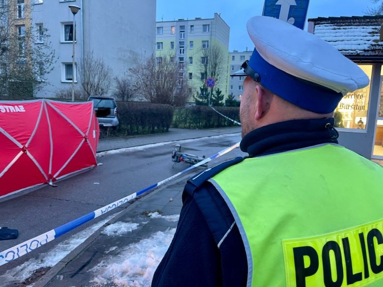 Sztum. Policjanci wyjaśniają okoliczności śmiertelnego potrącenia rowerzysty.