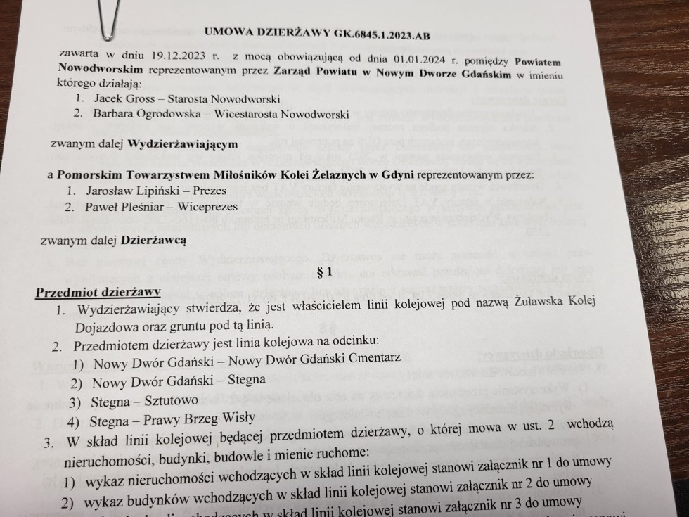 Nowy Dwór Gdański. Umowa dzierżawy z Pomorskim Towarzystwem Miłośników Kolei Żelaznych podpisana.