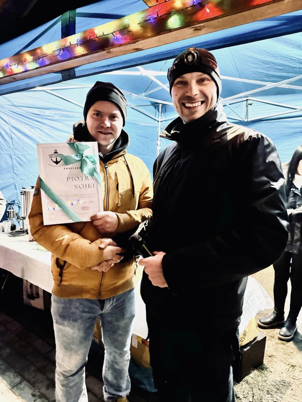 Mieszkańcy Gminy Sztutowo hucznie przywitali 2024 rok. Zdjęcia