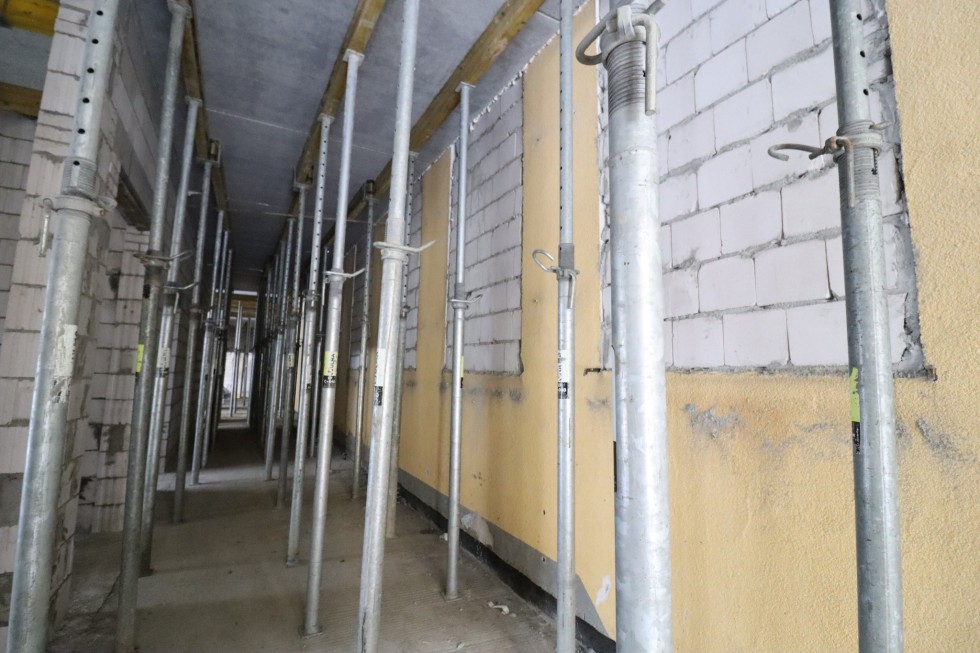 Nowy Staw. Największa inwestycja sportowo-edukacyjna prawie na półmetku.