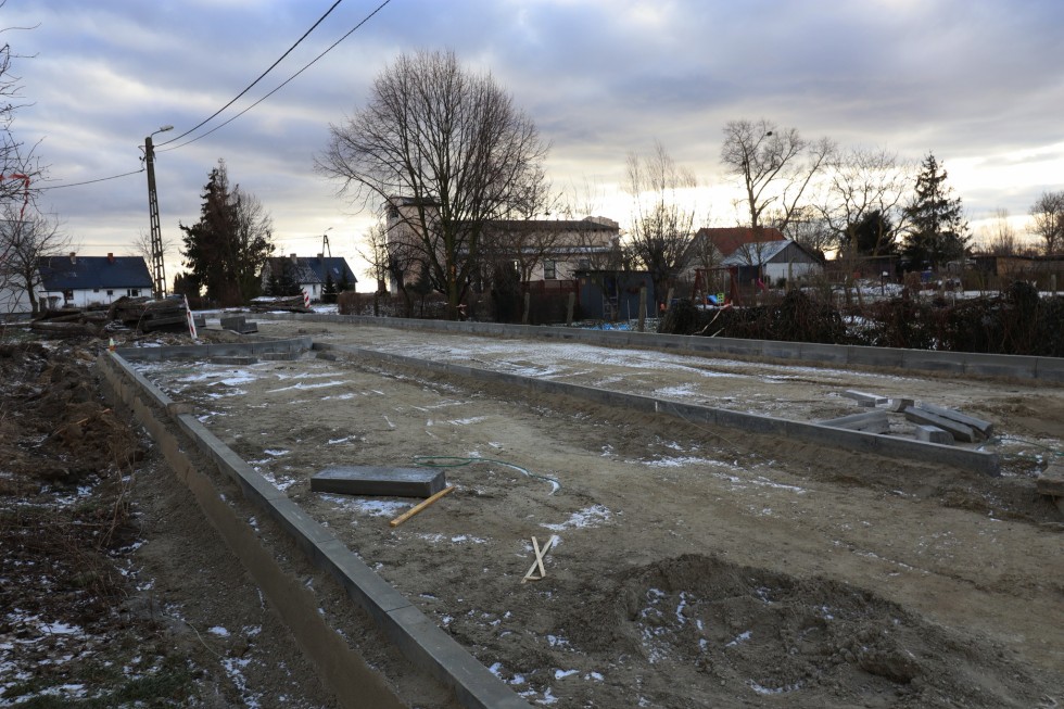 Gmina Nowy Staw. Trwa przebudowa infrastruktury drogowej na osiedlu w Lipince.