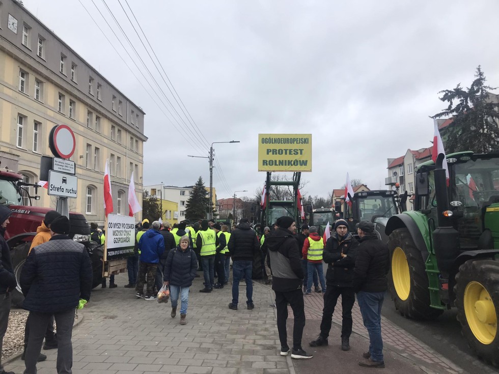 Sztum. Protest rolników i pikieta przed Starostwem.