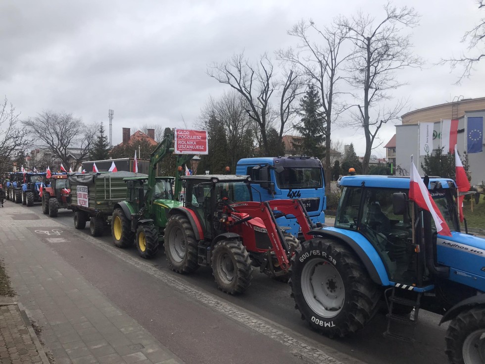 Sztum. Protest rolników i pikieta przed Starostwem.