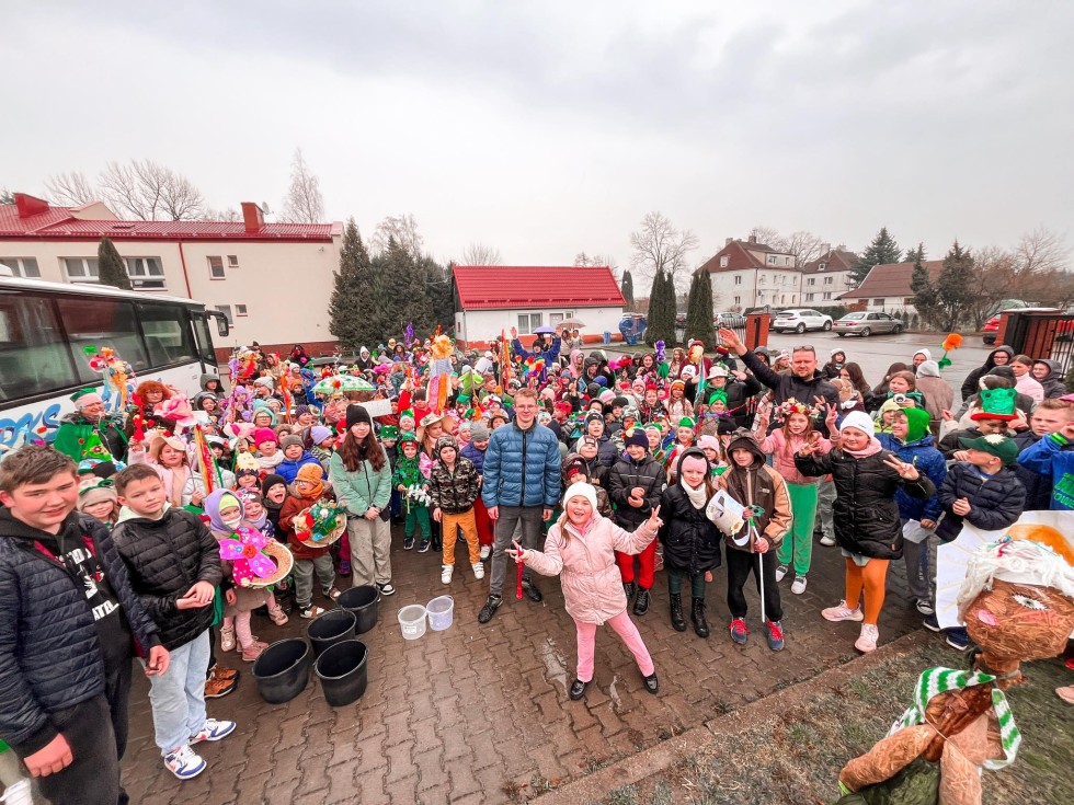 Stare Pole. Uczniowie powitali wiosnę.
