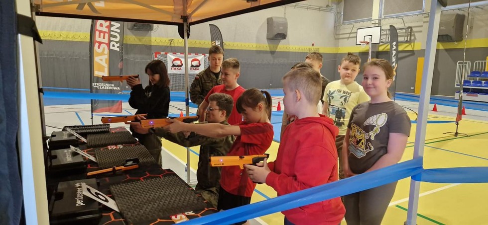 Zawody Extreme Laser Run dla uczniów Zespołu Szkół i Przedszkola w Miłoradzu.