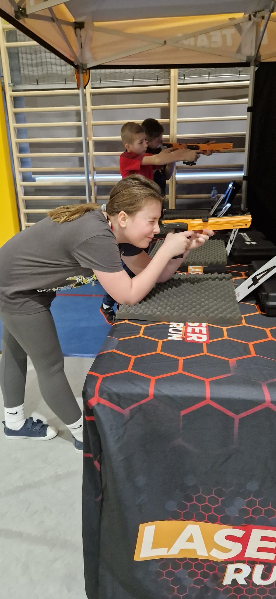 Zawody Extreme Laser Run dla uczniów Zespołu Szkół i Przedszkola w Miłoradzu.