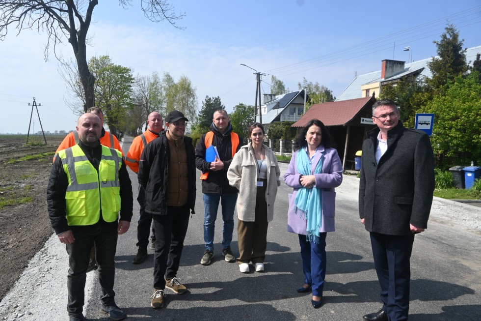 Powiat nowodworski. Końcowy odbiór przebudowanej drogi powiatowej w Wiśniówce.