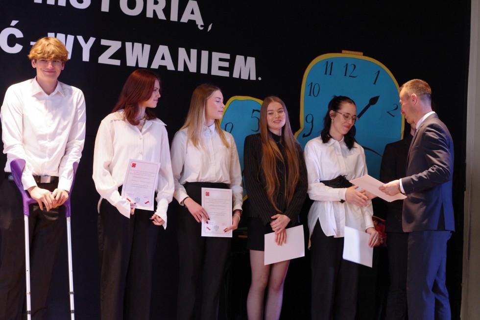 Malbork. Zakończenie roku szkolnego klas maturalnych I LO.
