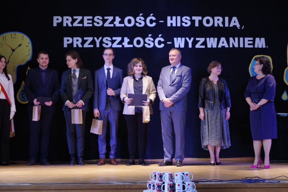 Malbork. Zakończenie roku szkolnego klas maturalnych I LO.