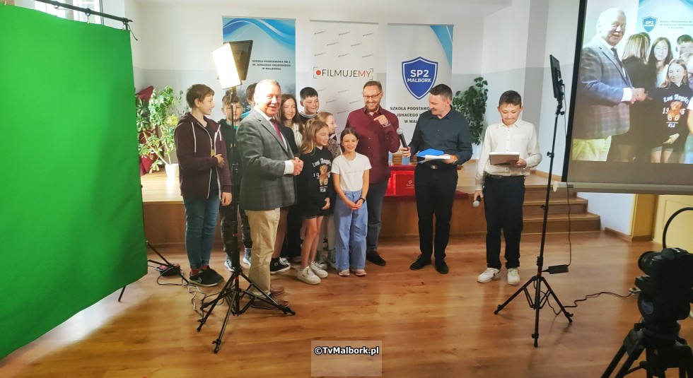 Finał FilmujeMy za nami! miejsce 1 zdobyła Szkoła Podstawowa nr 2 w Malborku, koło filmowo-fotograficzne z filmem „Superbohaterka”. Zobacz film!