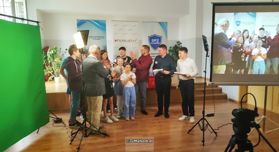 Finał FilmujeMy za nami! miejsce 1 zdobyła Szkoła Podstawowa nr 2 w Malborku, koło filmowo-fotograficzne z filmem „Superbohaterka”. Zobacz film!