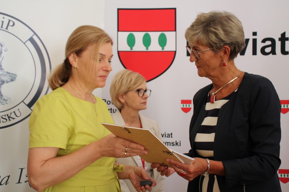 Sztum. Złote czepki dla najbardziej zasłużonych pielęgniarek.