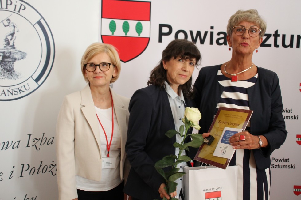 Sztum. Złote czepki dla najbardziej zasłużonych pielęgniarek.