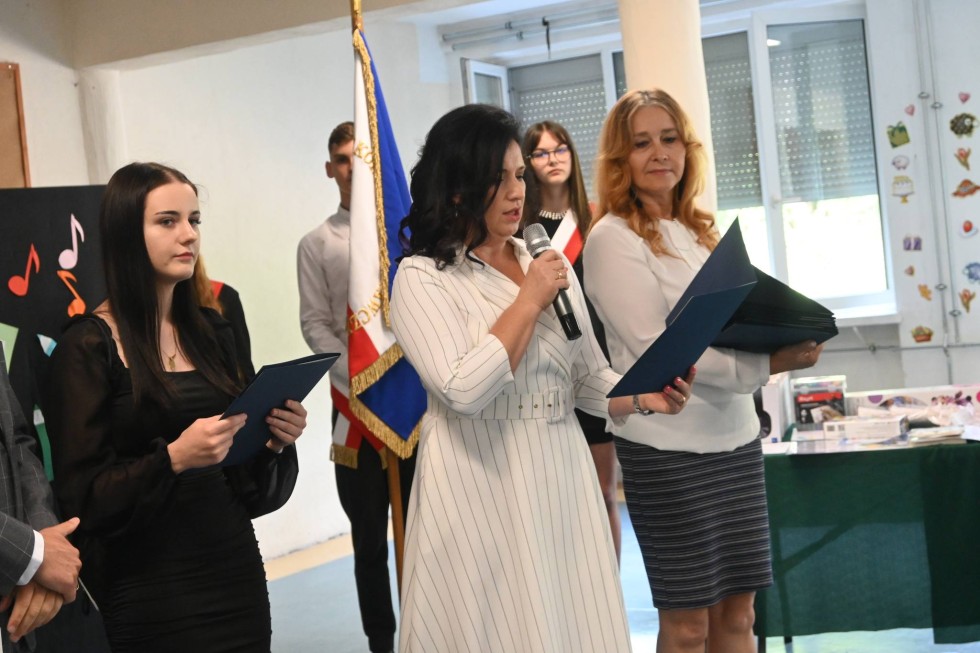 Nowy Dwór Gdański. Zakończenie roku szkolnego w SOSW – wręczono Stypendia Starosty.