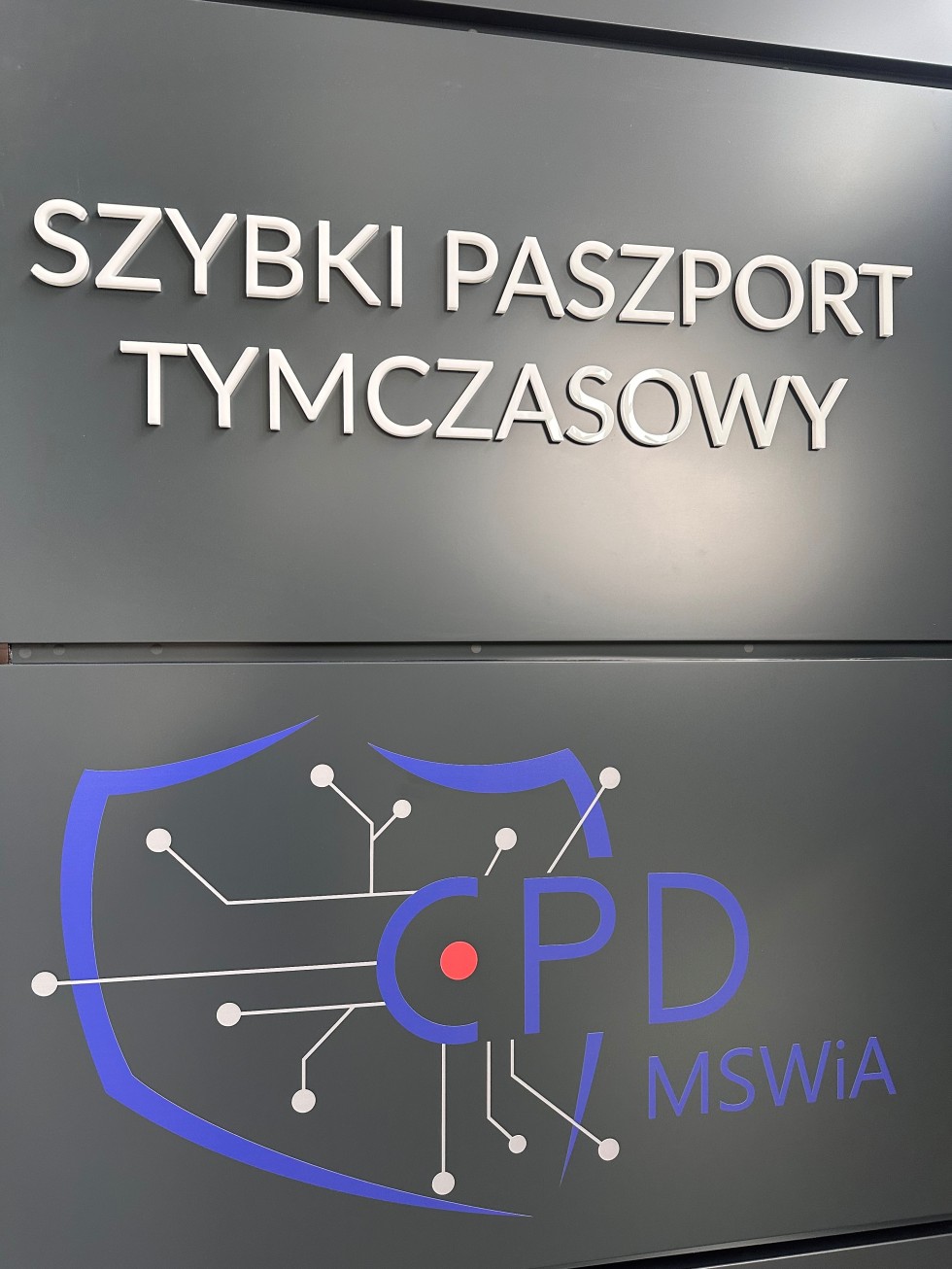 Na gdańskim lotnisku działa punkt wydawania paszportów tymczasowych.