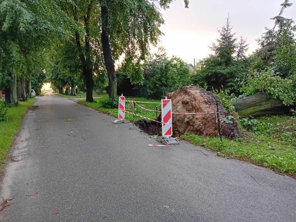 Powiat sztumski liczy straty po wtorkowej burzy.