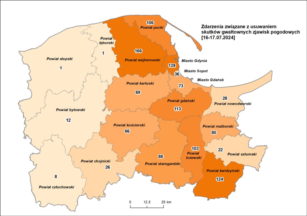 Strażacy powiatu nowodworskiego walczyli ze skutkami wtorkowej nawałnicy.