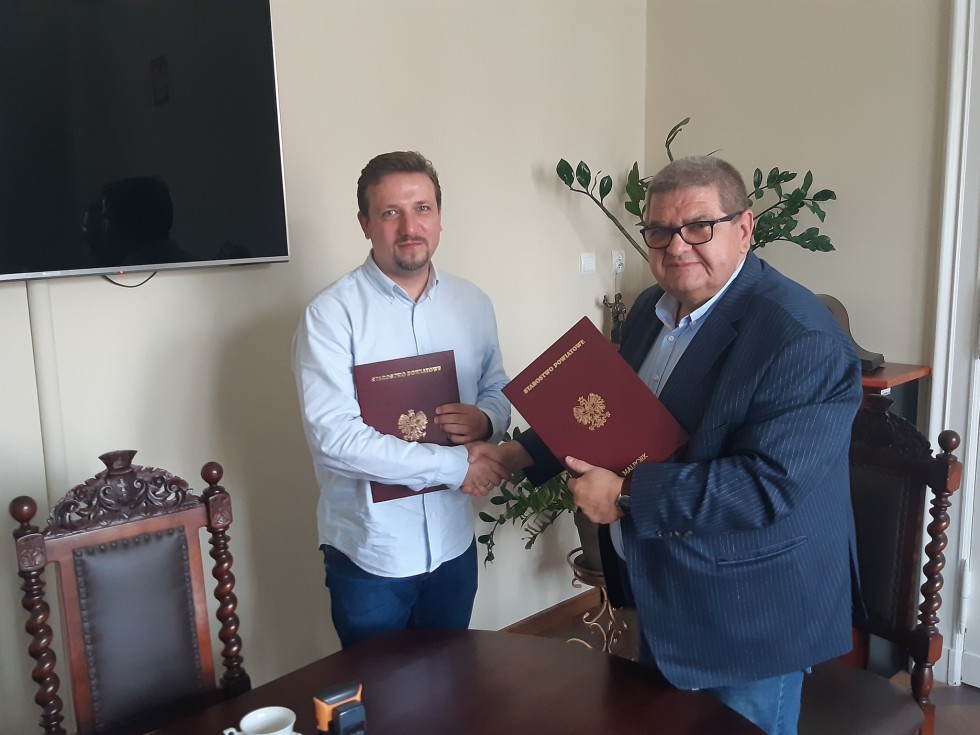 Powiat malborski. Wkrótce przebudowa drogi między Świerkami a Lipinką – podpisano stosowną umowę.