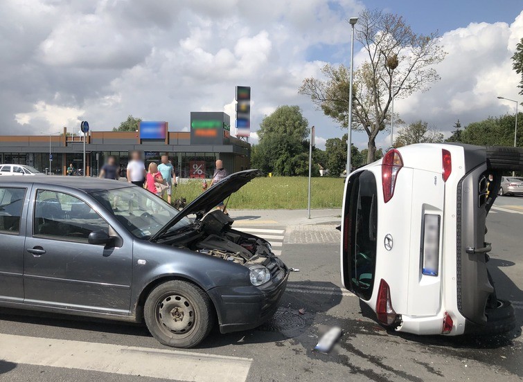 Malbork. Zderzenie pojazdów z udziałem nieoznakowanego radiowozu.