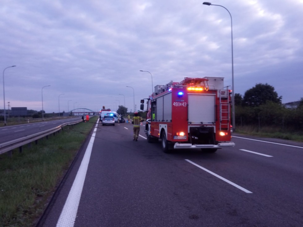 Niebezpiecznie na drogach powiatu nowodworskiego - trzy poszkodowane osoby trafiły do szpitala.