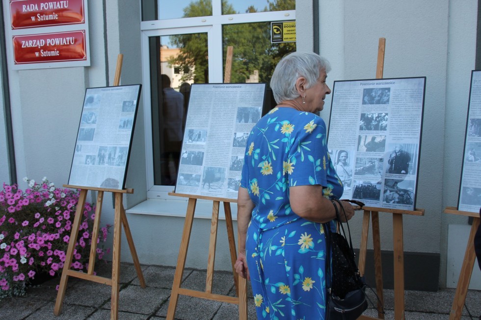 Powiat sztumski. Oddano cześć bohaterom Powstania Warszawskiego.