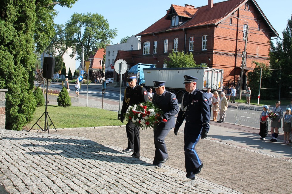 Powiat sztumski. Oddano cześć bohaterom Powstania Warszawskiego.