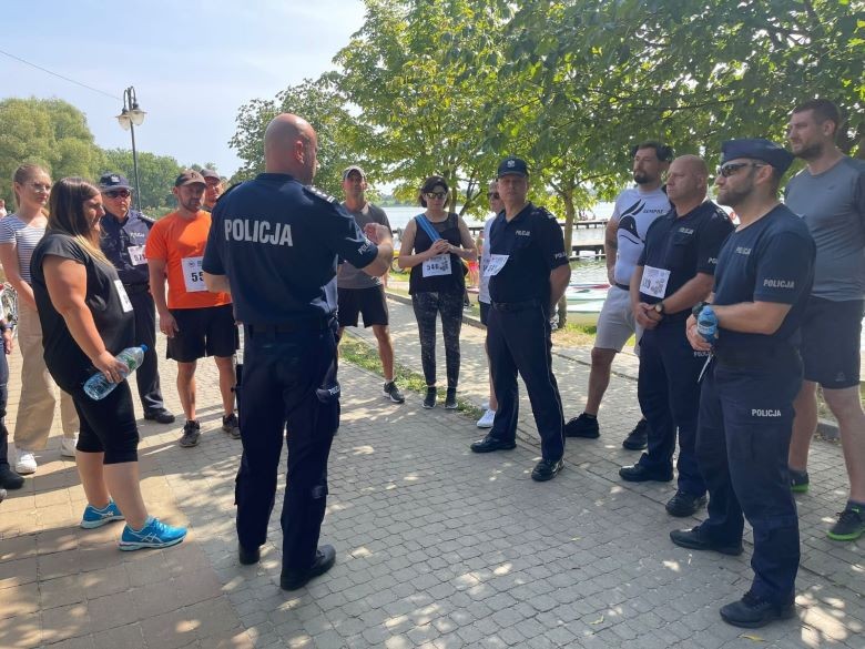 Powiat sztumski. Funkcjonariusze pobiegli dla Fundacji Pomocy Wdowom i Sierotom po Poległych Policjantach.