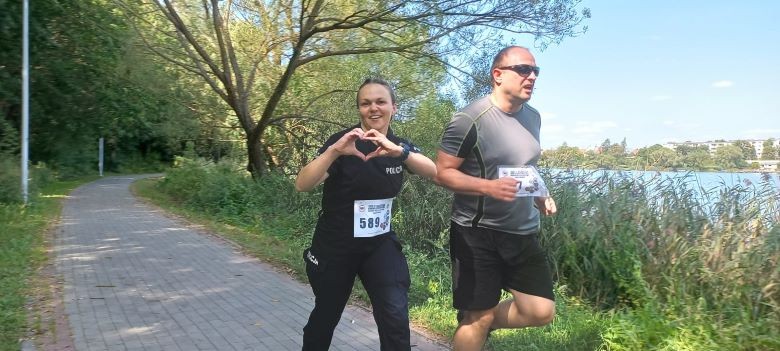 Powiat sztumski. Funkcjonariusze pobiegli dla Fundacji Pomocy Wdowom i Sierotom po Poległych Policjantach.