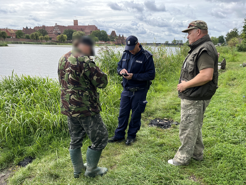 Malbork. Wspólne działania policji i straży rybackiej.