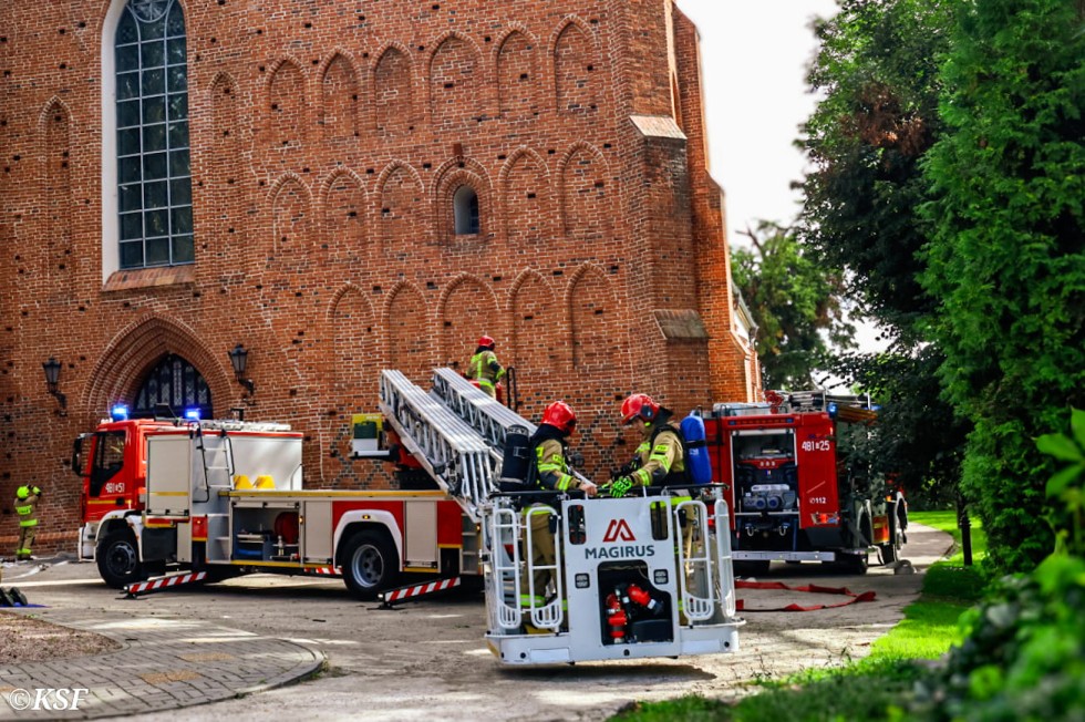 Pożar w kościele pw. św. Mateusza Apostoła w Nowym Stawie – kolejne ćwiczenia strażaków.
