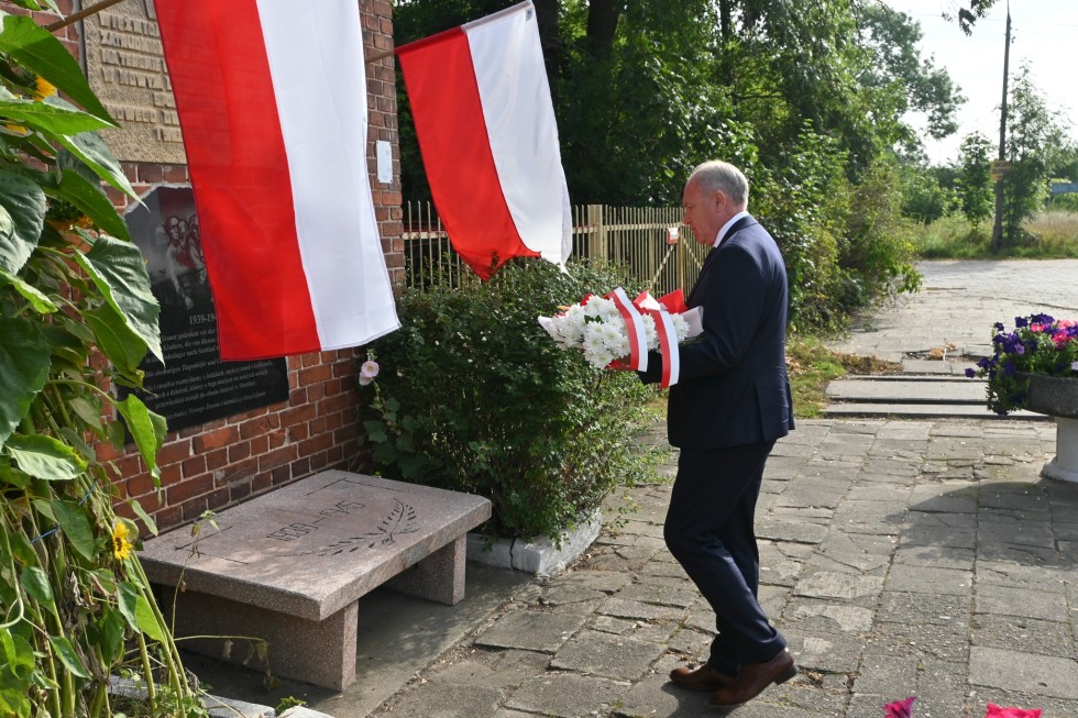 Nowy Dwór Gdański. Oddali hołd ofiarom II wojny światowej.