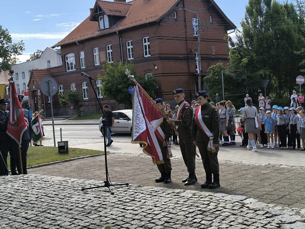 Sztum. Uroczystość z okazji 85. rocznicy wybuchu II wojny światowej.