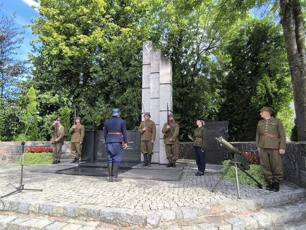 Sztum. Uroczystość z okazji 85. rocznicy wybuchu II wojny światowej.