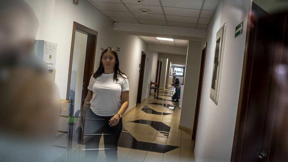 Wtargnął do budynku z bronią i wziął zakładników - policyjne ćwiczenia na terenie Rafinerii Gdańskiej. Wideo i zdjęcia