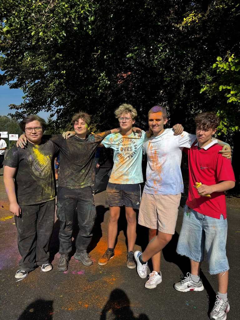 Malbork. Chodź, pomaluj mój świat – otrzęsiny w Technikum nr 3.