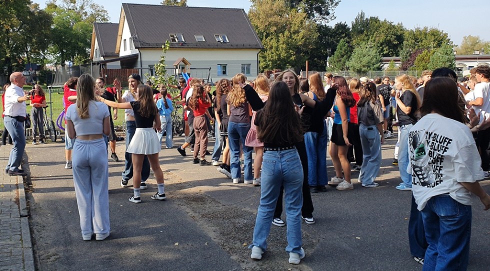 Malbork. Chodź, pomaluj mój świat – otrzęsiny w Technikum nr 3.